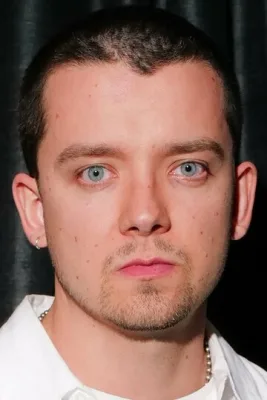 Эйса Баттерфилд