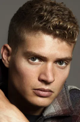 Йоша Страдовски