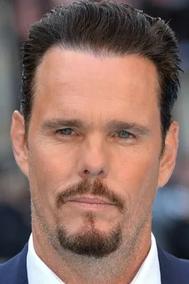 Кевин Диллон