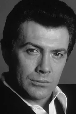 Льюис Коллинз