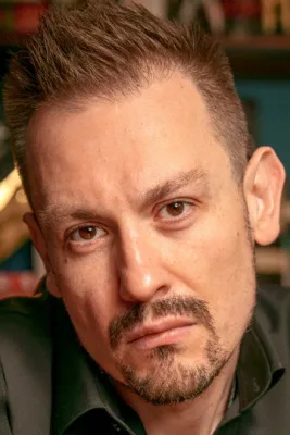 Максим Волков